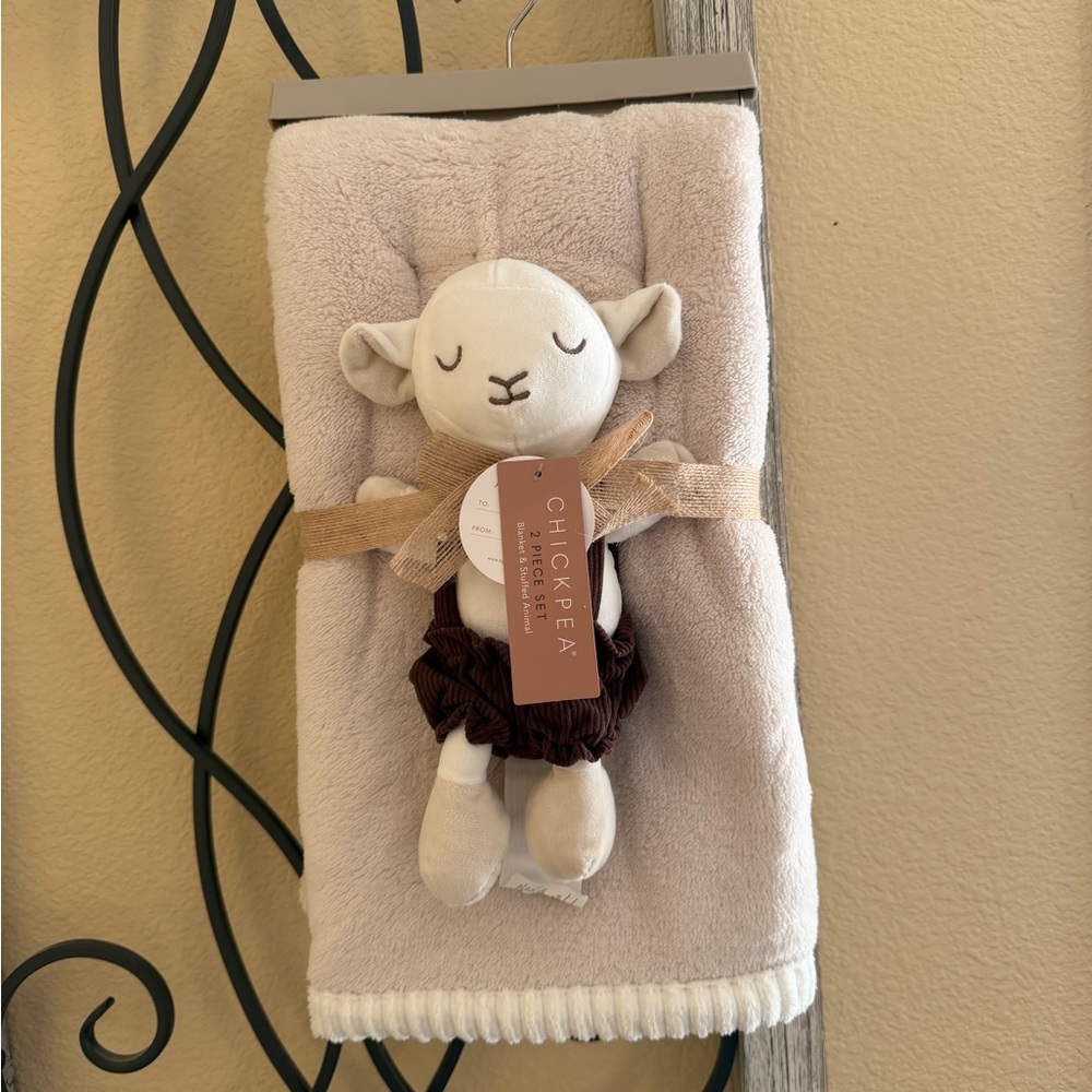 Chick Pea Cream Blanket with Plush Lamb